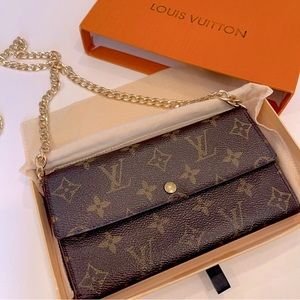 LOUIS VUITTON Wallet / Crossbody